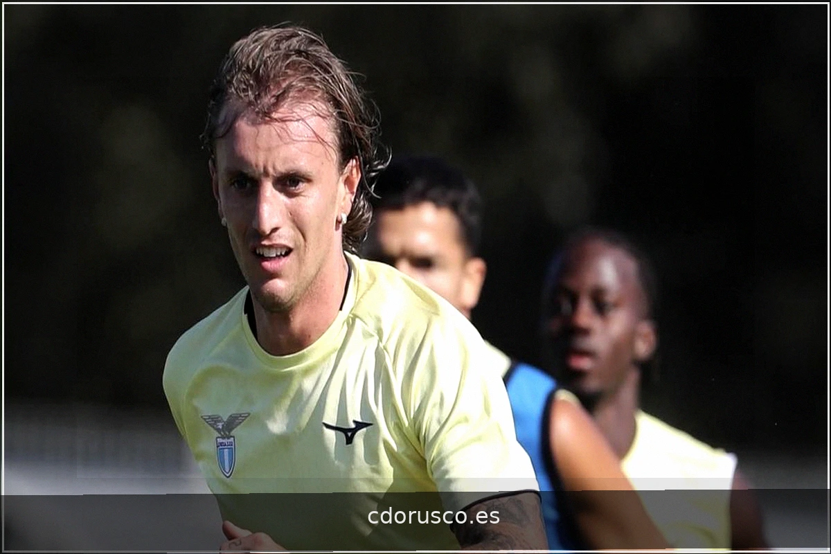 La Lazio Enfocada en la Posesión del Balón Durante el Entrenamiento en Formello