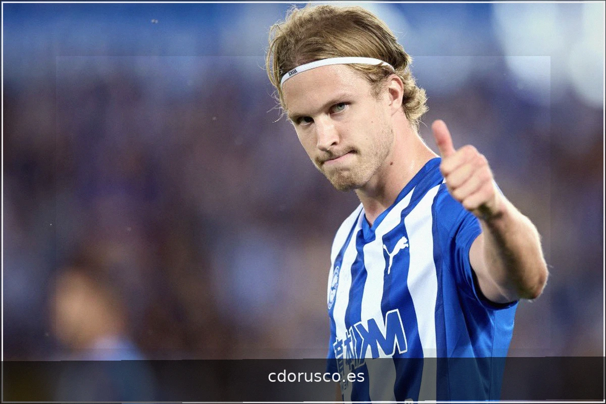 Ville Koski: Pilar defensivo del Alavés bajo Quique