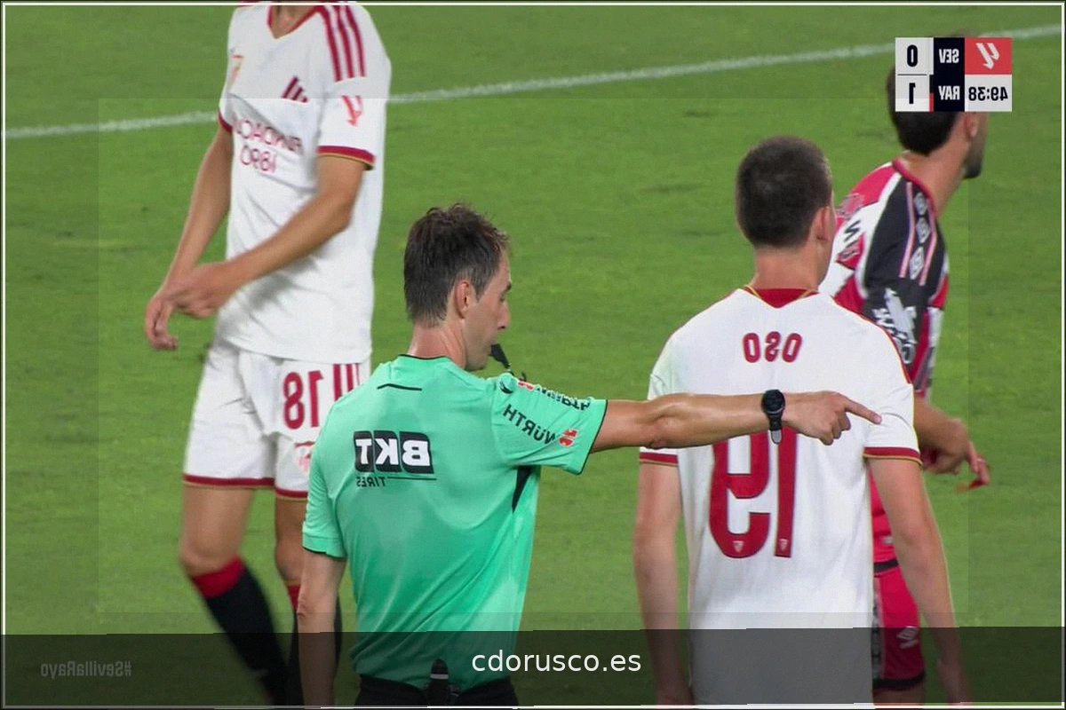 Dos penaltis dan la victoria al Sevilla en un partido sufrido