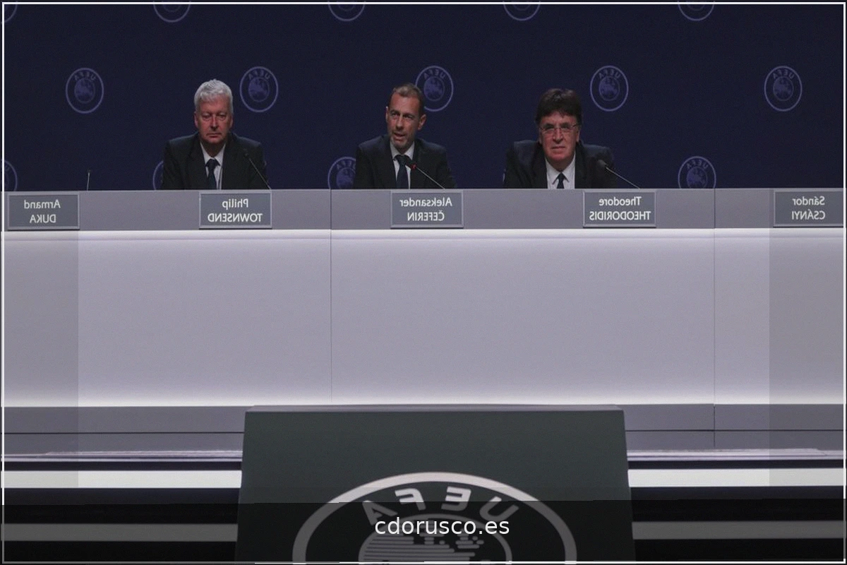 La UEFA rechaza el plan de la FIFA: "No puede usar el fútbol para enriquecerse"
