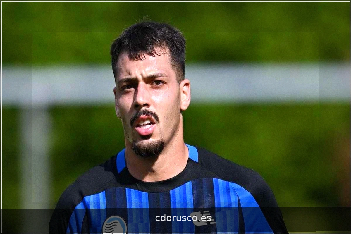 Il Primo Bilancio di Sarri: Gaetano Convince, la Difesa a Quattro No