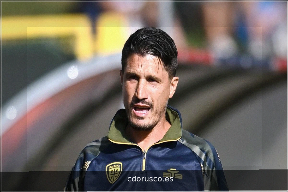 Pisacane sobre Esposito y fichajes: "En Cagliari existe el nosotros, no el yo. La sociedad sigue moviéndose"
